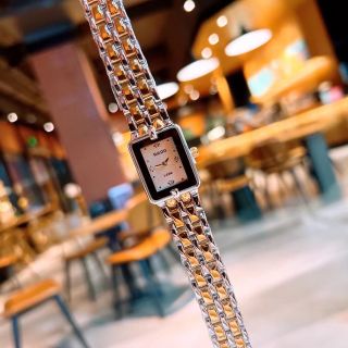 Đồng hồ raddo nữ vuông