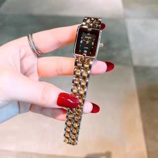 Đồng hồ raddo nữ vuông