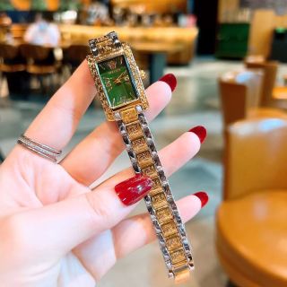 Đồng hồ vs vuông nữ nhỏ