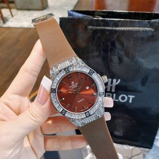 ĐỒNG HỒ HUBLLOT NAM ĐÁ VUÔNG