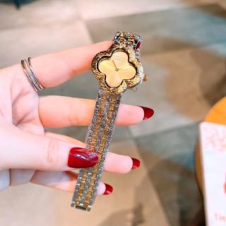 Đồng hồl lắc cỏ bốn là đẹp mới