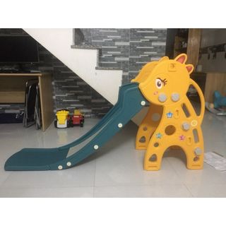 Cầu trượt cho bé mẫu Nai vàng kèm khung bóng rổ , hàng loại 1