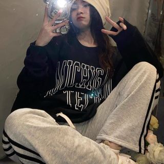 Áo sweater tay phồng in chữ trước form dưới 65kg