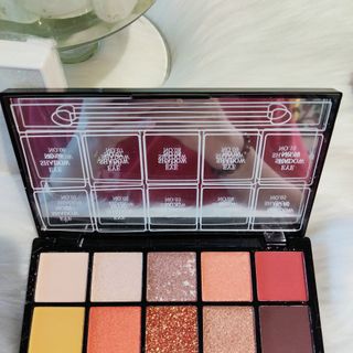 Bảng phấn mắt 10 ô nhũ kim tuyến lameila mẫu mới