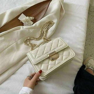 TÚI ĐEO CHÉO VÂN TRÁM KHOÁ MIU ĐƠN GIẢN DỄ PHỐI ĐỒ