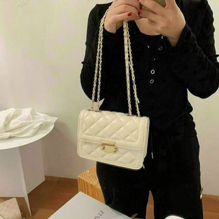 TÚI ĐEO CHÉO VÂN TRÁM KHOÁ MIU ĐƠN GIẢN DỄ PHỐI ĐỒ