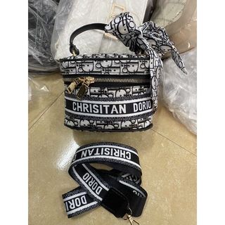 TÚI CĂP LỒNG DIO TẶNG KÈM KHĂN