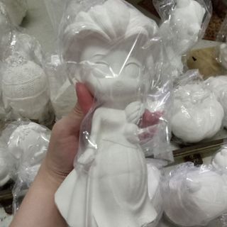 Tượng thạch cao tô màu và tranh cát giá sỉ