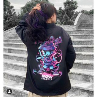 Áo khoác dù có nón in XOXO