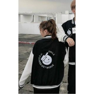 Áo khoác nhung cổ bẻ,kiểu bomber ,logo thêu mặt cười chữ G