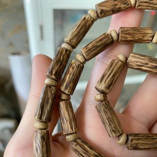 Vòng cổ trầm tốc Lào