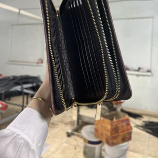 Clutch 2 khoá dập vân voi