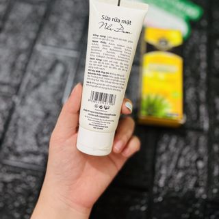 SỮA RỬA MẶT NHA ĐAM