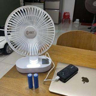 Quạt sạc đa năng Comet CRF1406 có đèn Led, pin Lithium 2 viên x 1500 mAh