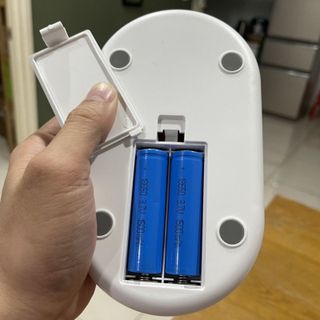 Quạt sạc đa năng Comet CRF1406 có đèn Led, pin Lithium 2 viên x 1500 mAh