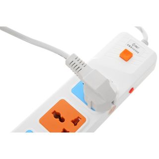 Ổ Cắm Nối Dài Comet CES10302, dây dài 2m, 3 lỗ 3 chấu, có cầu chì bảo vệ