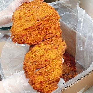 Tìm người làm đại lý lạp xưởng tôm DN Trân Trân sóc trăng