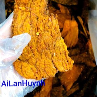 Lạp xưởng ,Bánh pía, phồng tôm,