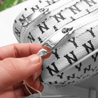 Túi đeo chéo, chất liệu 100% da chống thấm , kèm túi mini cực tiện Size | 25cm x 21cm x 8cm