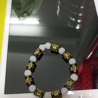 Vòng đeo tay chữ đẹp y hình nha