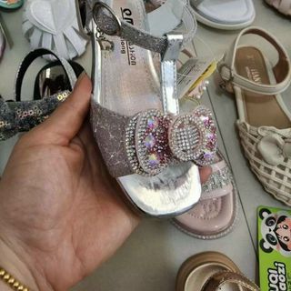 Sandal trẻ em/bé gái thời trang giá rẻ