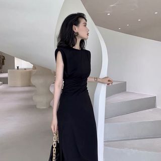 ĐẦM ĐEN VAI ĐỘN NHÚN EO - DT1645