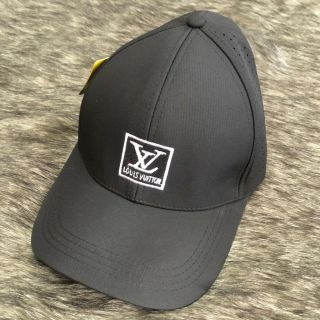 Nón kết hình vuông L V NK