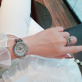 ĐỒNG HỒ PlAGET NỮ NEW TRUNG CẤP