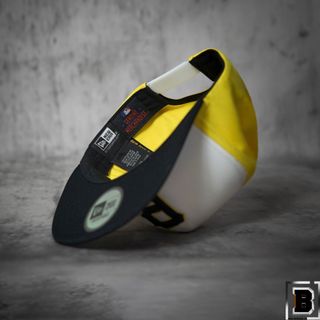 Mũ P Trắng Vàng Snapback