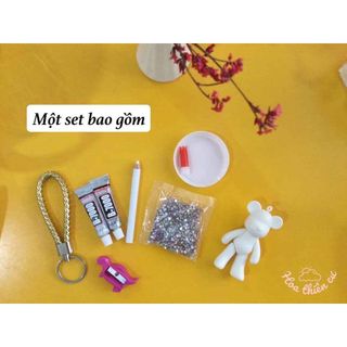 Set tự làm móc chìa khoá đính đá gấu Bearbrick DIY handmade