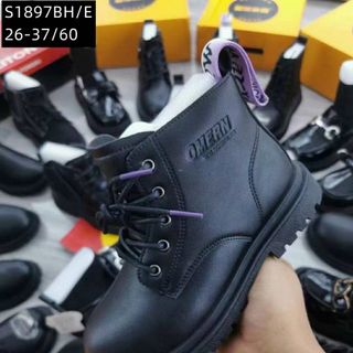 Giày boots trẻ em cổ thấp màu đen giá rẻ