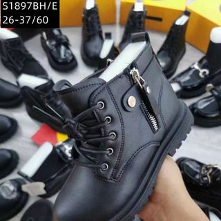Giày boots trẻ em cổ thấp màu đen giá rẻ