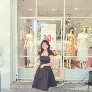 Đầm thiết kế cổ vuông kết đá cao cấp D5
