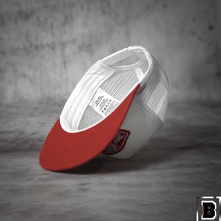 Mũ VanWhite & Red Snapback