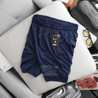 Quần áo thể thao, quần short nam chất thun poly 2 da trơn láng, co giãn 4c, 3 túi khoá kéo. Logo dạ quang Size từ 55kg-85kg