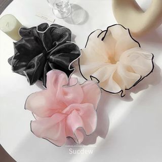 Scrunchies, dây buộc tóc viền phồng to
