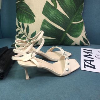 Sandal nữ cao gót nhọn quai ngang đính đá màu kemCG0016