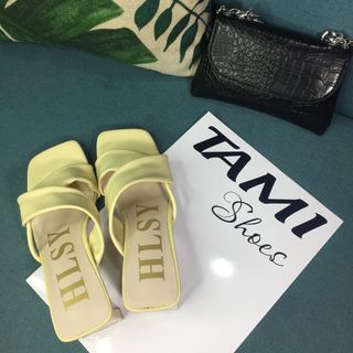 Dép guốc nữ quai chéo da mềm màu vàng nhạt CG0038