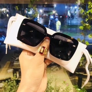 Kính nữ thời trang forrm vuông