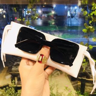 Kính nữ thời trang forrm vuông