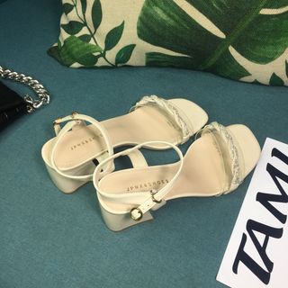 Sandal nữ cao gót vuông cao 4,5p quai trong đính hạt màu kem CG0013 giá sỉ