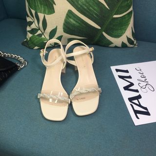 Sandal nữ cao gót vuông cao 4,5p quai trong đính hạt màu kem CG0013
