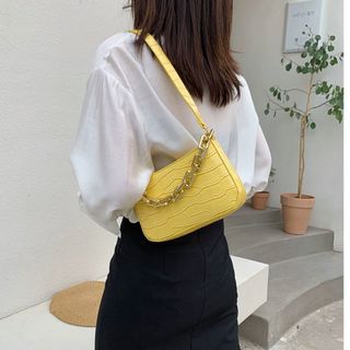 Túi đeo chéo da bóng phối xích