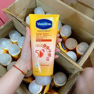 Serum chống nắng VASELINE 50X [320ml] - Tinh chất dưỡng thể Vaseline SPF 50+