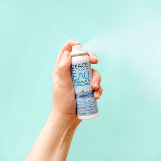 Nước Khoáng Uriage Thermal Water dạng xịt dưỡng ẩm, cân bằng pH, làm dịu và bảo vệ da 50ml