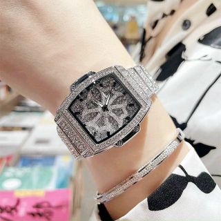 Đồng hồ mobantuo mặt vuông cánh hoa xoay