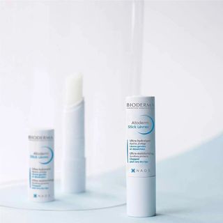 Son Dưỡng Môi Bioderma Atoderm Stick Lèvres không màu, dưỡng ẩm, căng bóng cho môi khô 4g