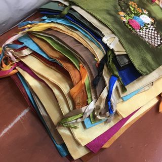 Túi lụa thêu đựng quà tặng hoặc vật dụng cá nhân