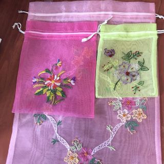 Túi đựng quà tặng thêu tay