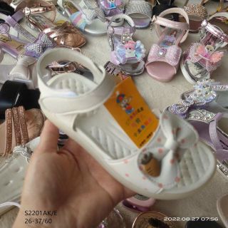 Sandal trẻ em chất da mềm kiểu dáng dễ thương sỉ giá rẻ